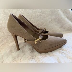 Elegant Tan Heels with Gold Buckle